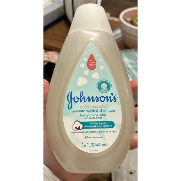 Johnson's cottontouch newborn wash & shampoo