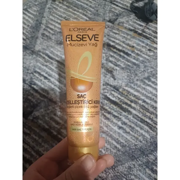 L'Oréal Paris LOreal Paris Elseve Extraordinary Oil Beautifying Hair Cream