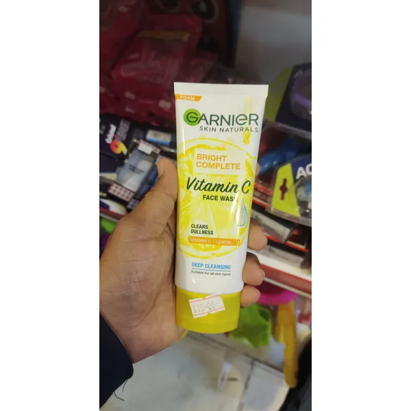 Garnier Garnier Skin Naturals Vitamin C Face Wash